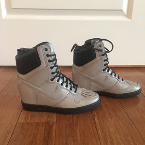 Wmns Nike sky hi sneaker size 6